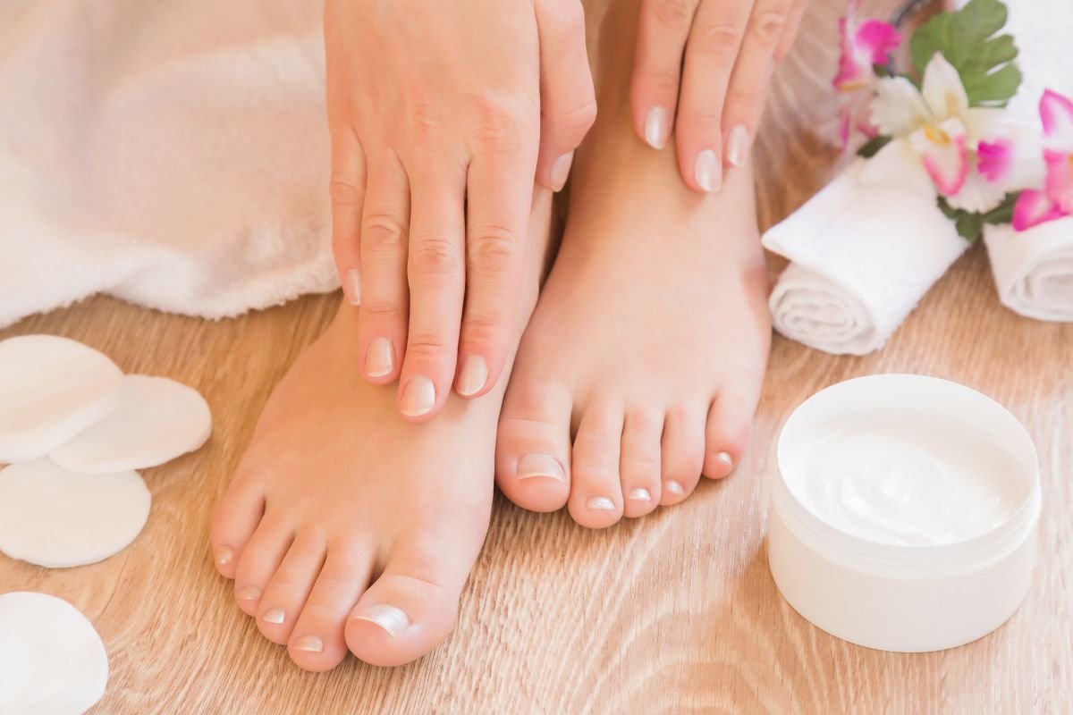 Heel Cracking & Foot Softening Pedicure